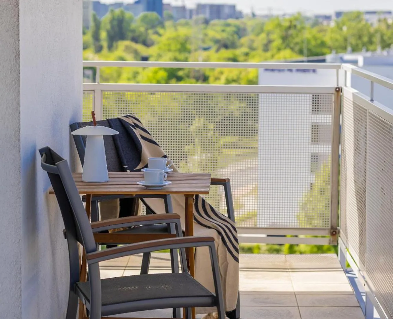 Luxury Four Bedroom Apartment With Parking & Balcony In Mokotow By Renters Prestige وارسو بولندا