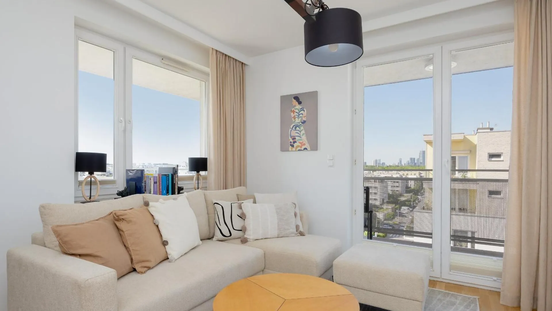 Luxury Four Bedroom Apartment With Parking & Balcony In Mokotow By Renters Prestige Varsó 0*,