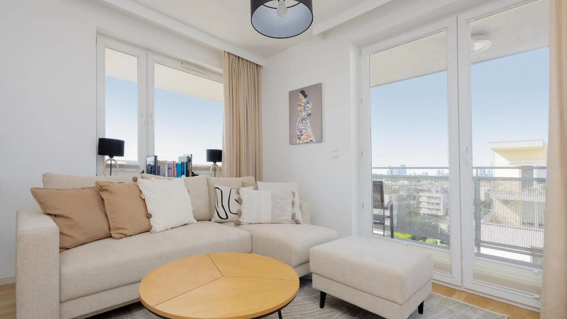 Luxury Four Bedroom Apartment With Parking & Balcony In Mokotow By Renters Prestige Varsó